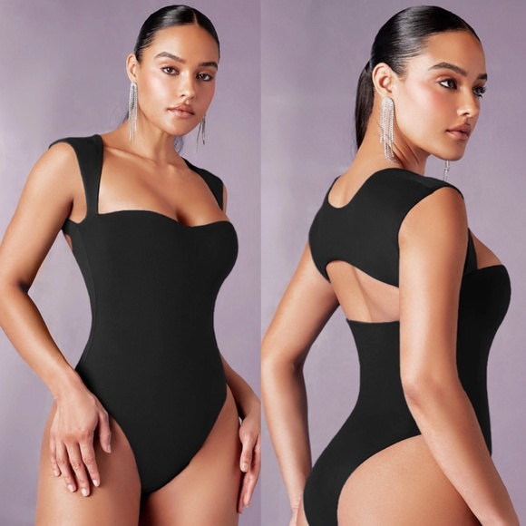 Black Slim Fit Bodysuit Sweetheart Décolleté Neckline Cut Out Back - Picture 1 of 8